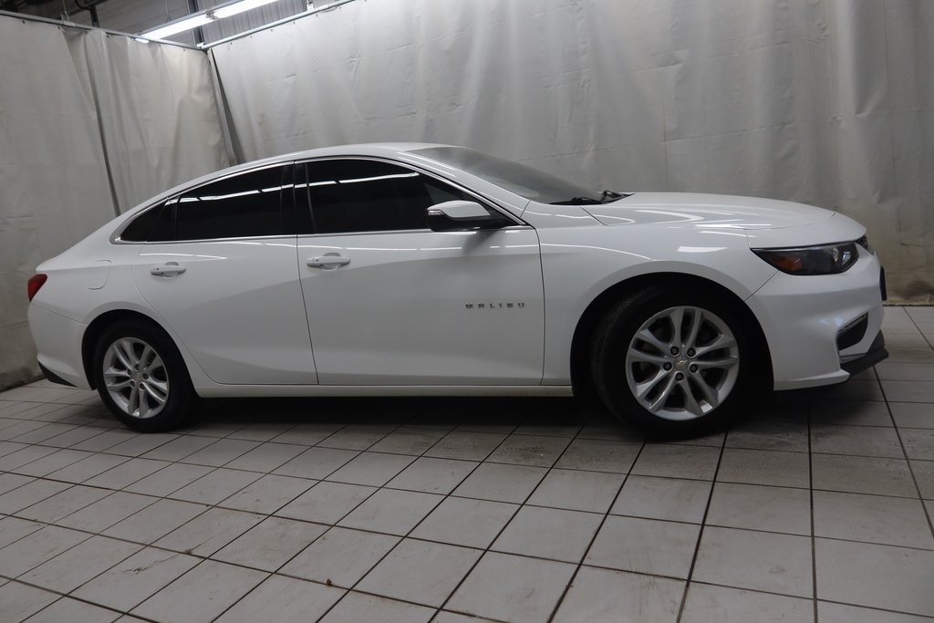 Used 2017 Chevrolet Malibu LT w/1LT Sedan