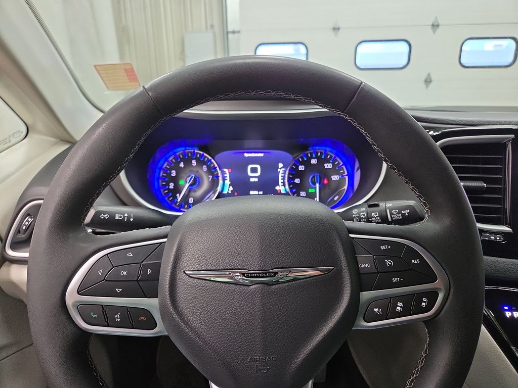 2024 Chrysler Pacifica Touring L - Photo 21