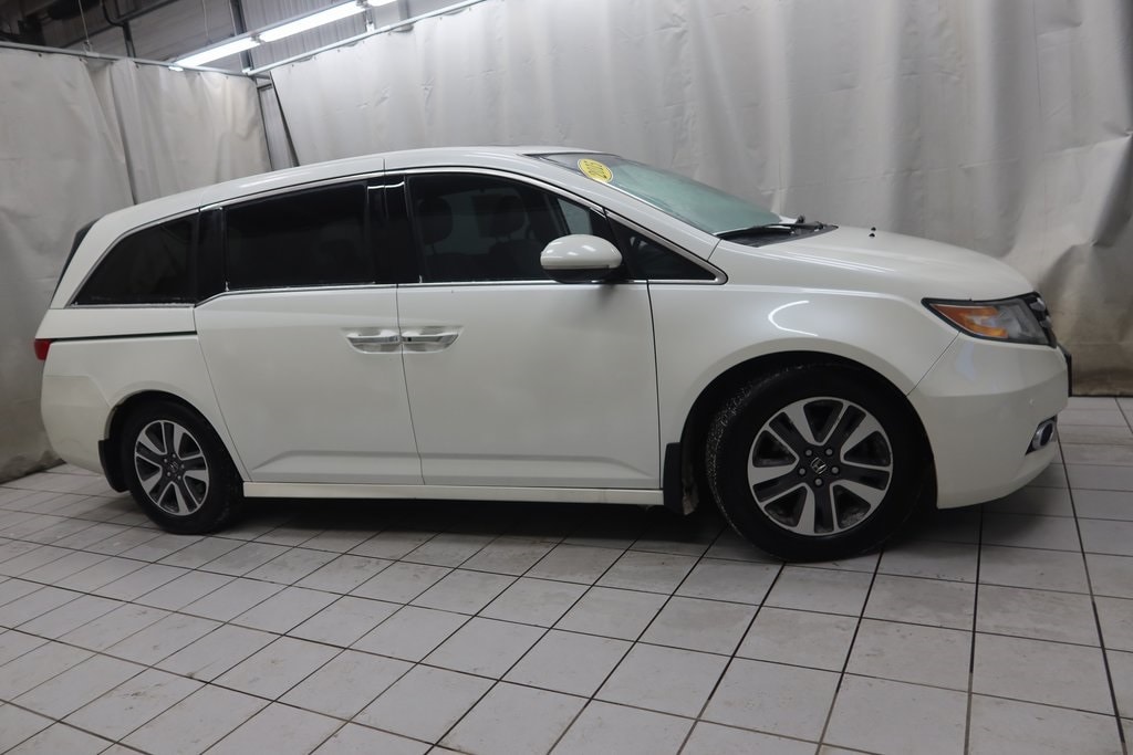 2014 Honda Odyssey Touring's photo