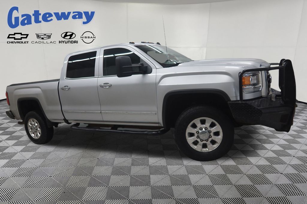 2015 GMC Sierra 4WD Crew Cab Short Box SLT's photo