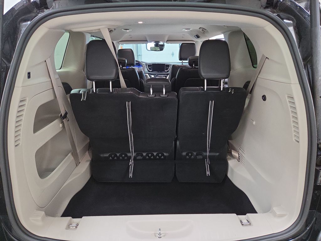 2024 Chrysler Pacifica Touring L - Photo 9