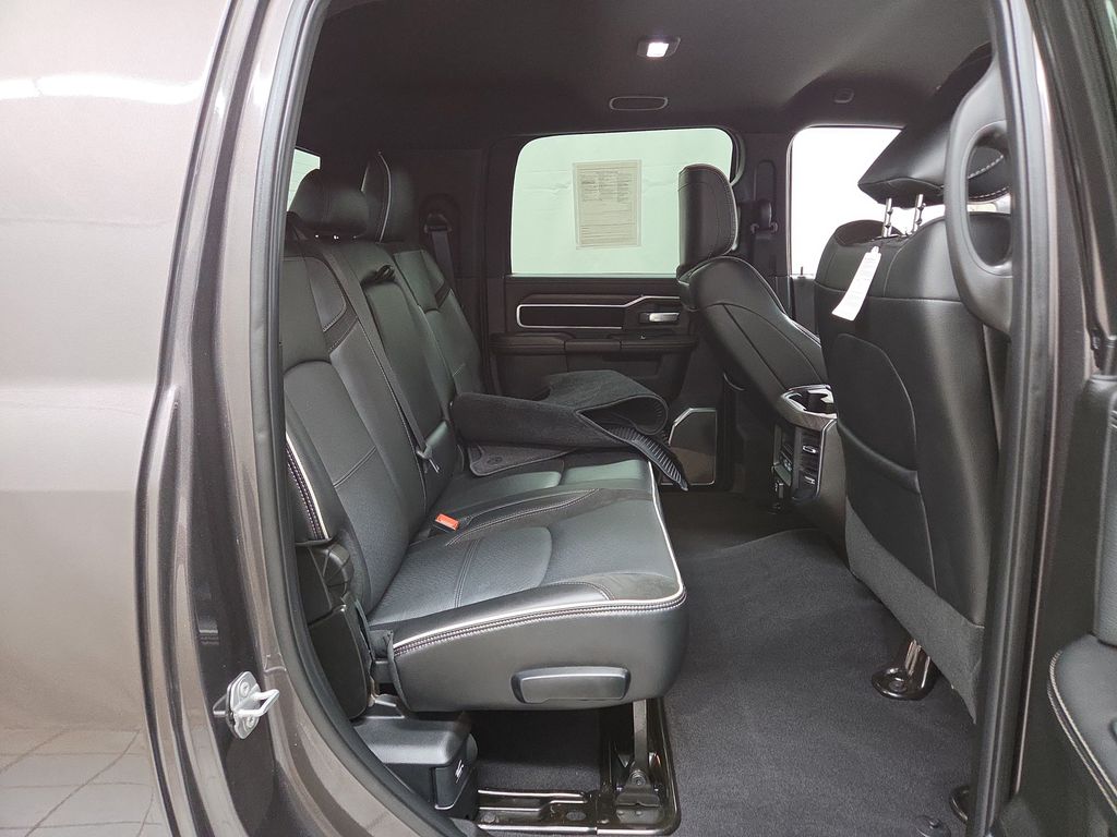 2025 RAM Ram 3500 Pickup Laramie - Photo 9