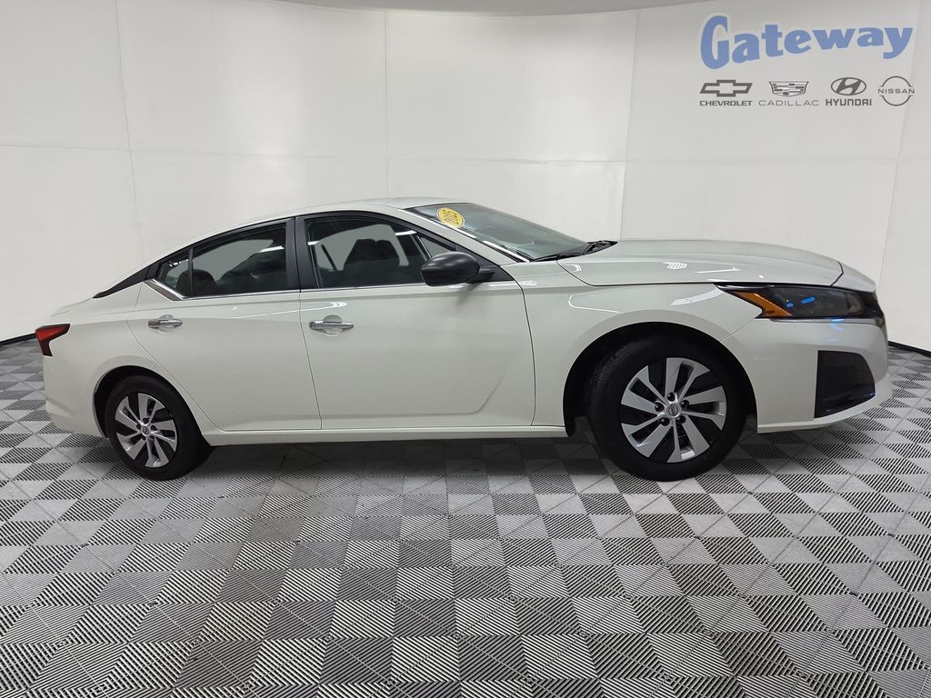 2025 Nissan Altima 2.5 S's photo