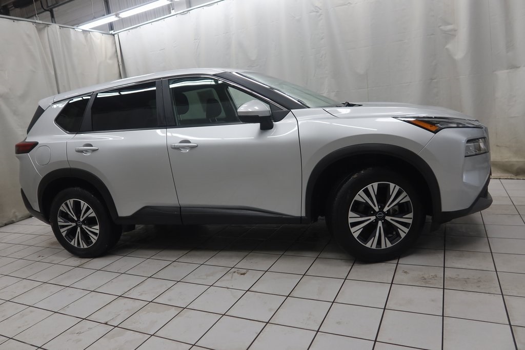 2023 Nissan Rogue SV's photo