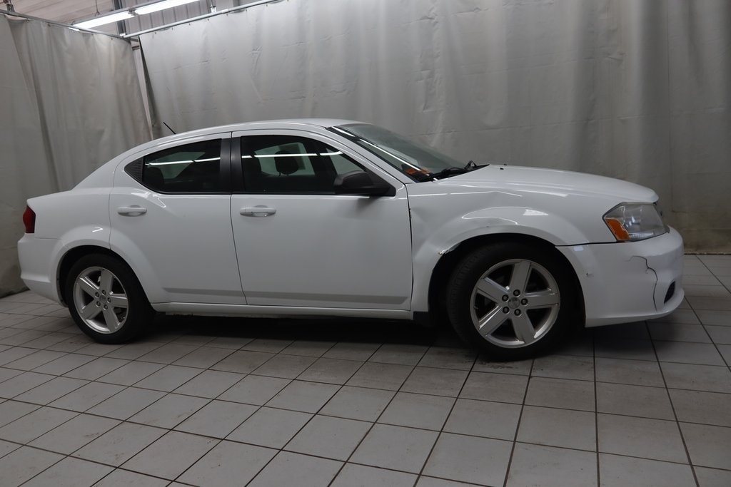 2013 Dodge Avenger SE's photo