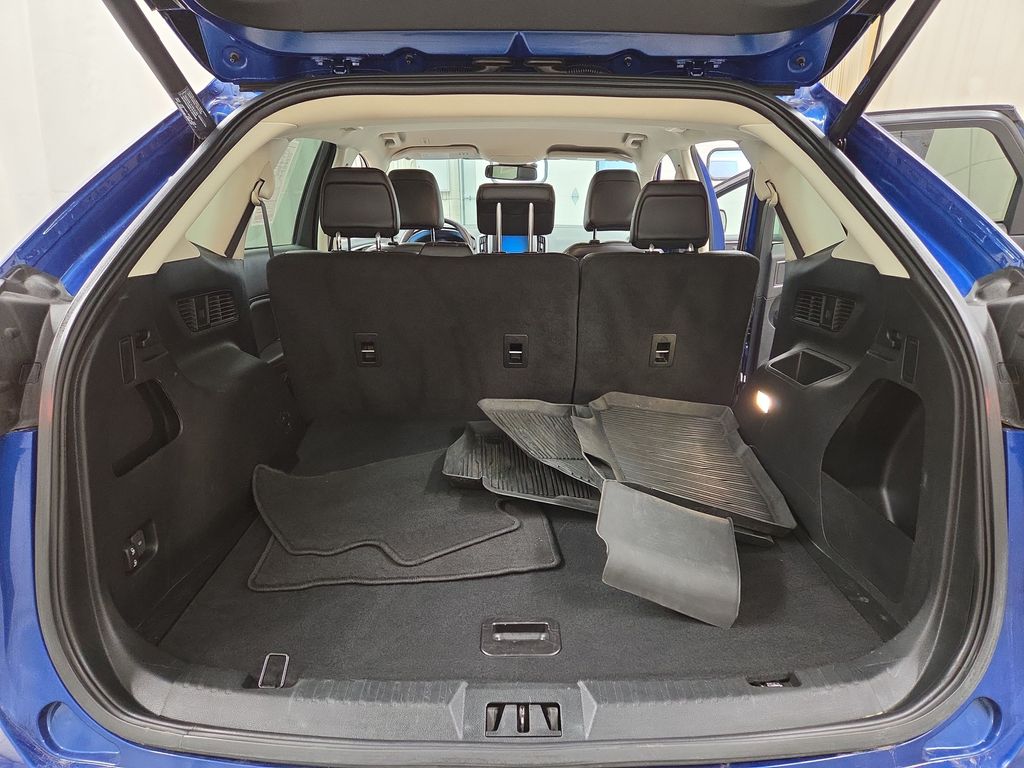 2022 Ford Edge SEL - Photo 9