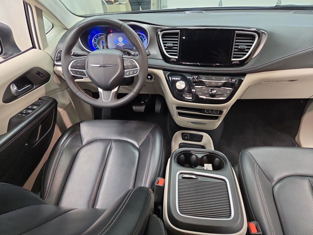 2023 Chrysler Pacifica Hybrid Touring L - Photo 12