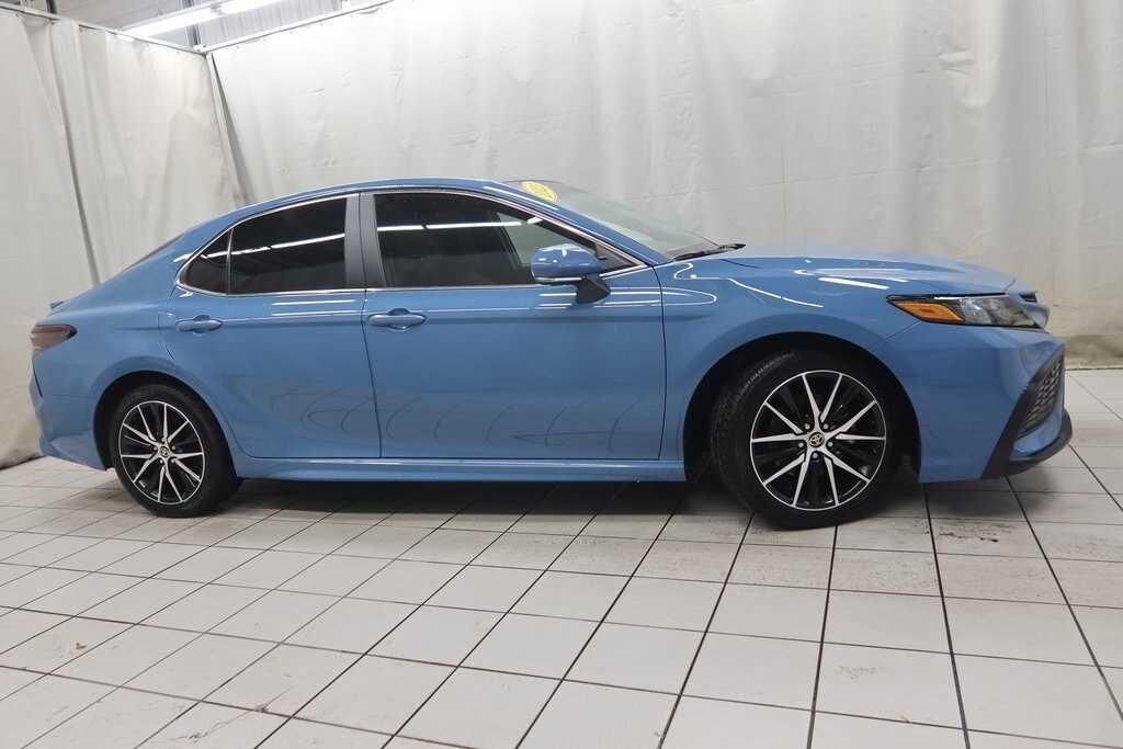 Used 2023 Toyota Camry SE Sedan