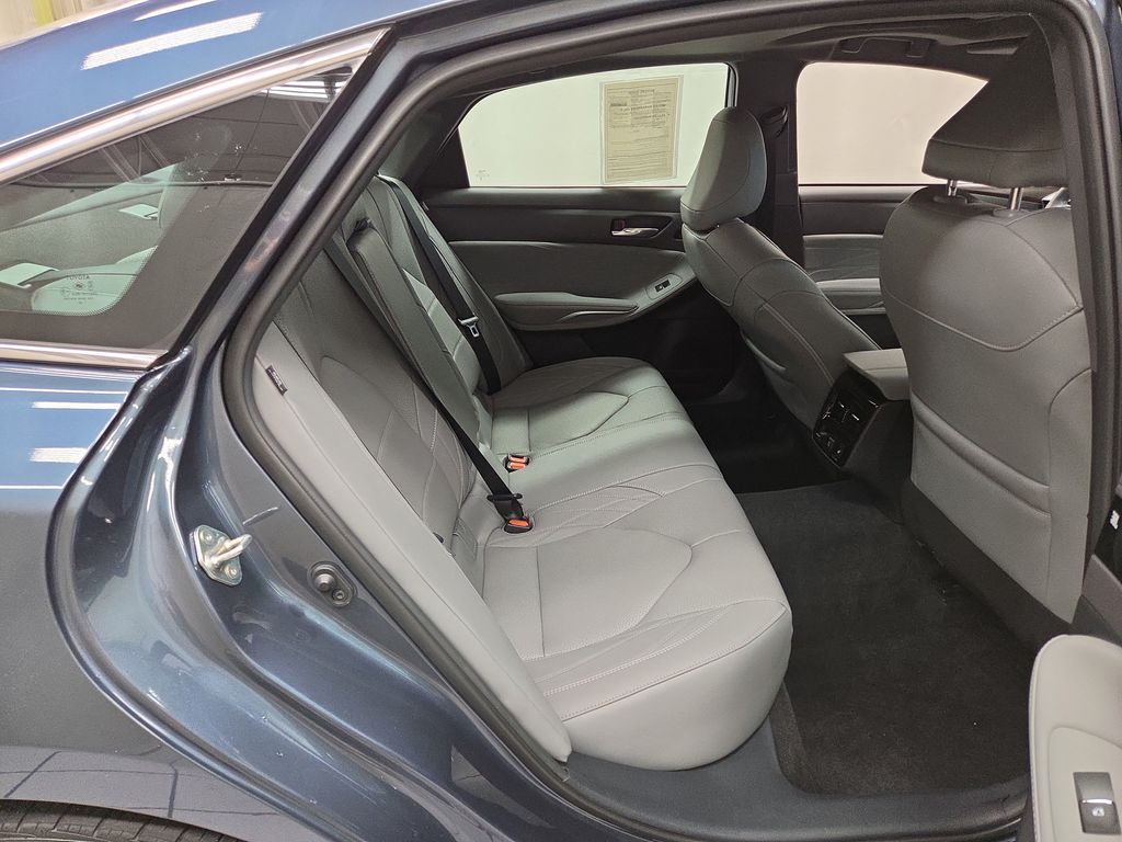 2021 Toyota Avalon Limited - Photo 9