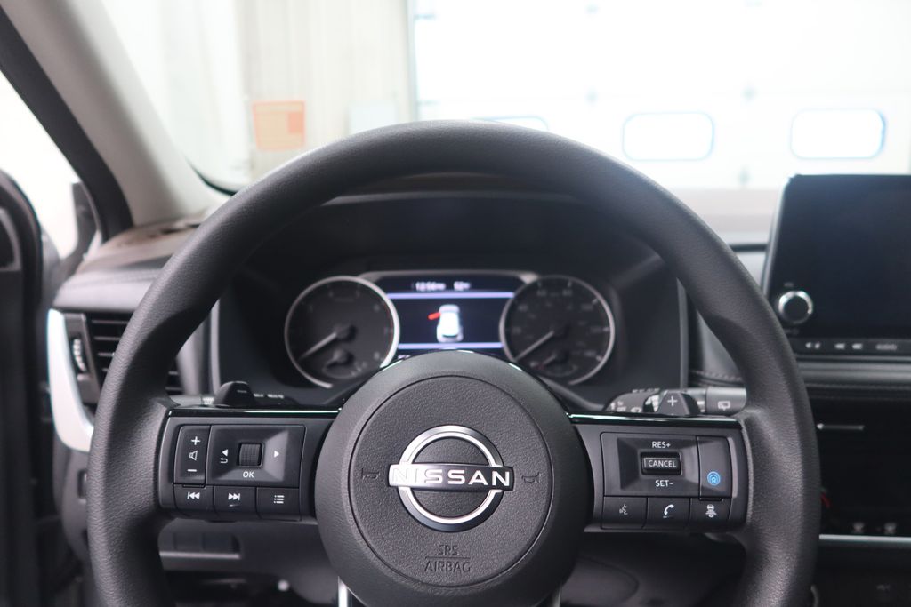 2022 Nissan Rogue SV - Photo 16