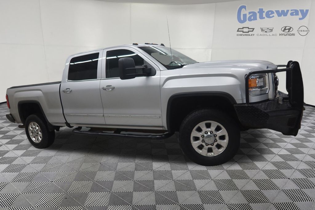 2015 GMC Sierra 4WD Crew Cab Short Box SLT's photo