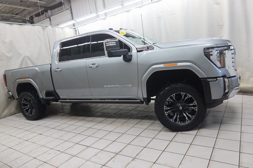 2024 GMC Sierra 2500HD Denali's photo
