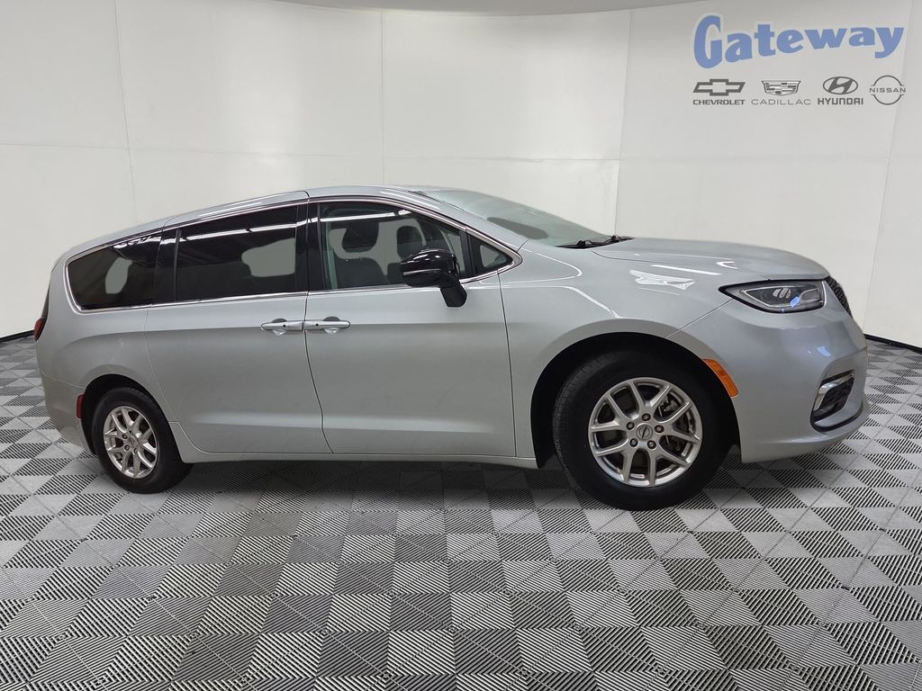 2024 Chrysler Pacifica