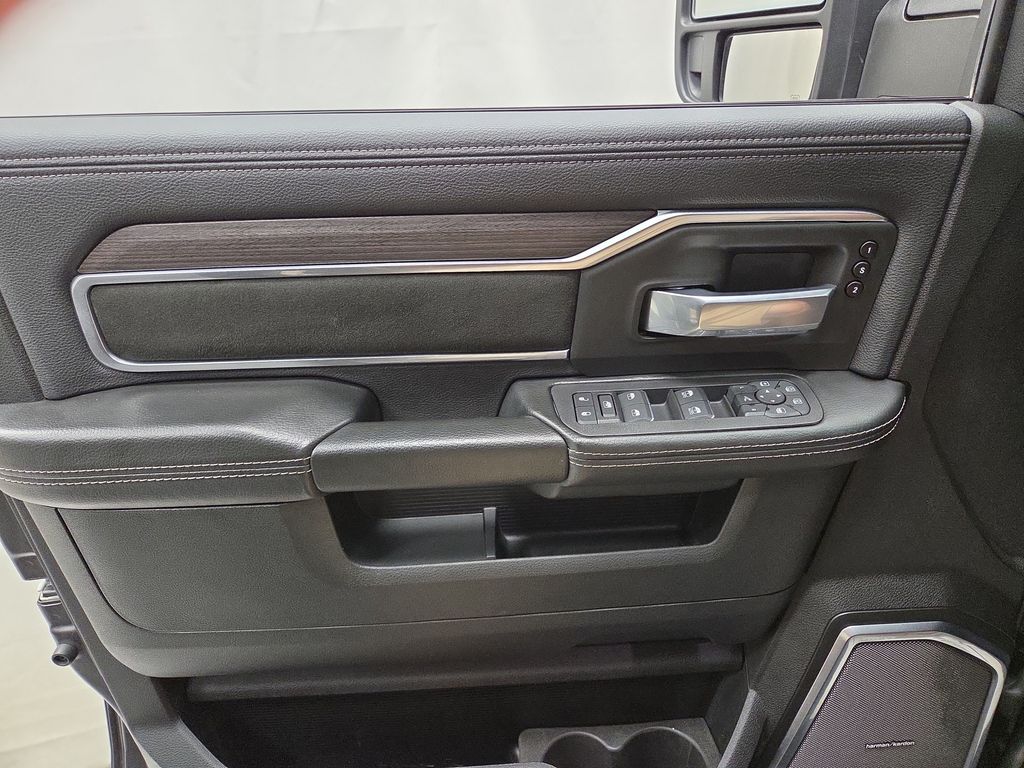 2025 RAM Ram 3500 Pickup Laramie - Photo 20