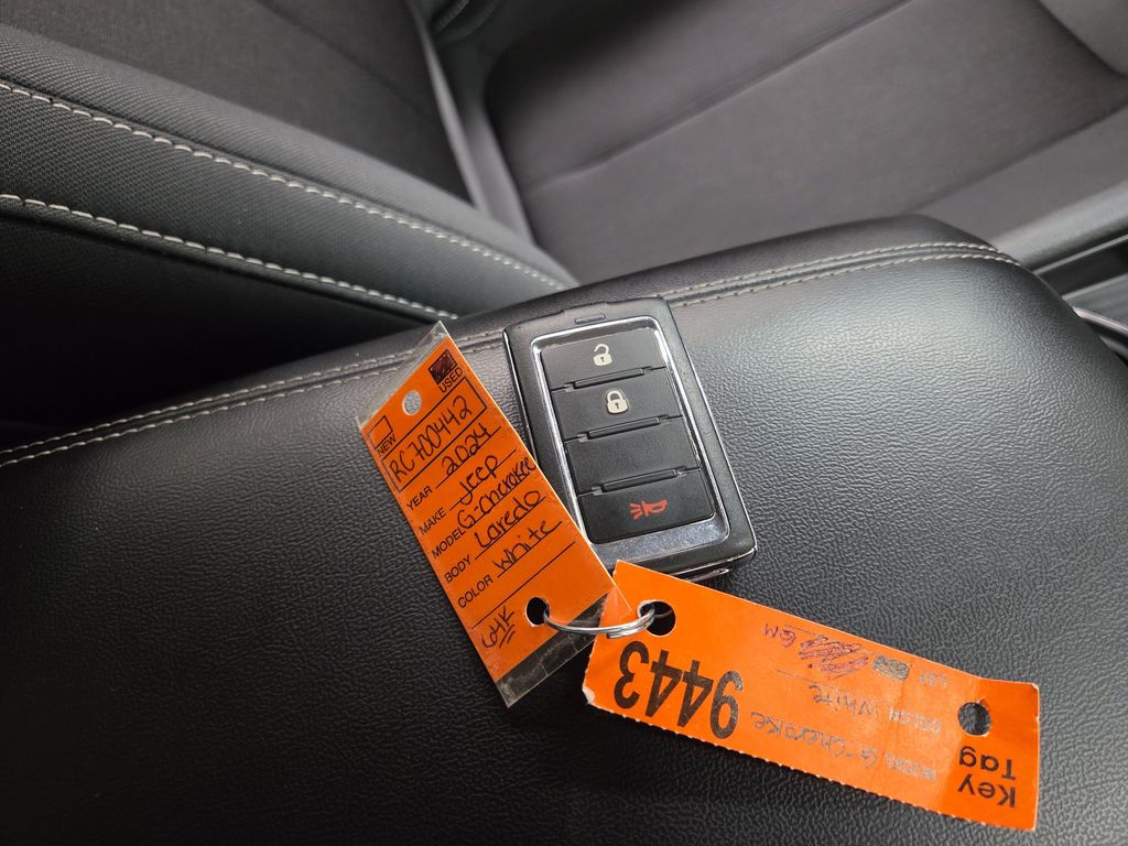 2024 Jeep Grand Cherokee Laredo - Photo 14