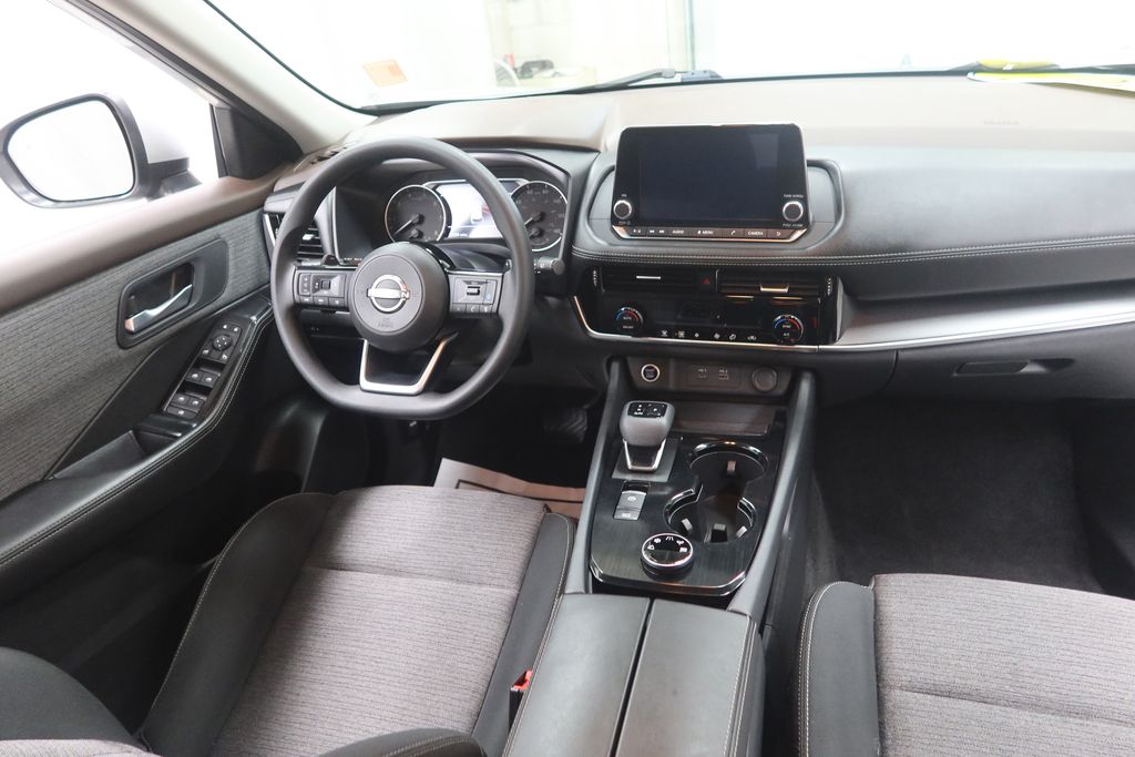 2022 Nissan Rogue SV - Photo 13