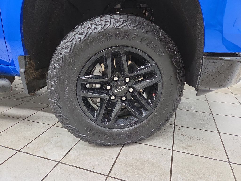 2025 Chevrolet Silverado 1500 LT Trail Boss - Photo 9