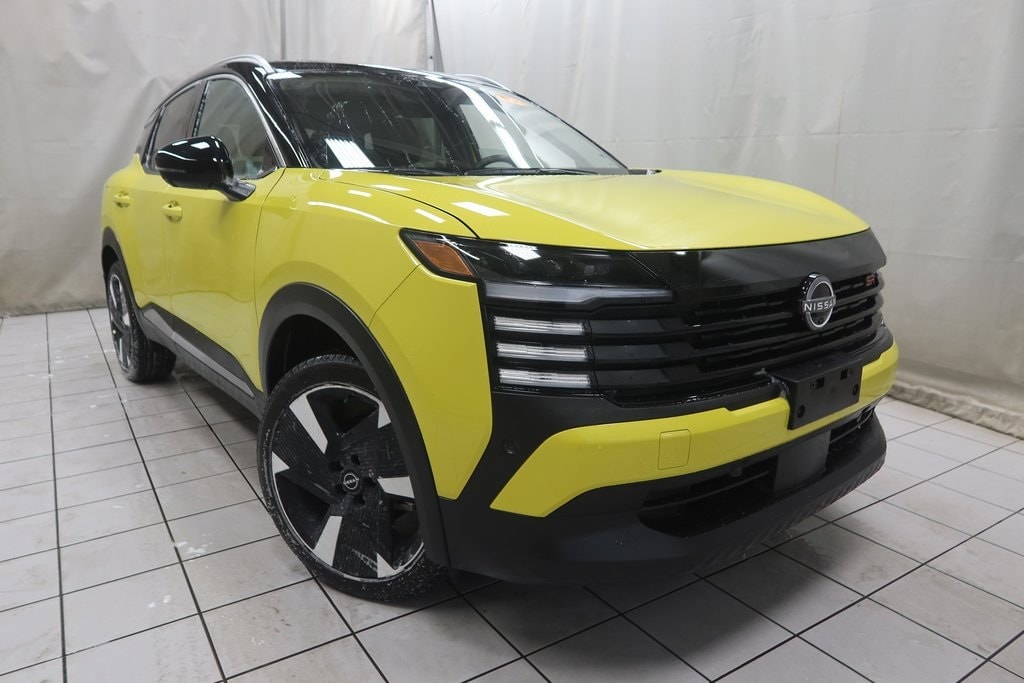 Used 2025 Nissan Kicks SR SUV