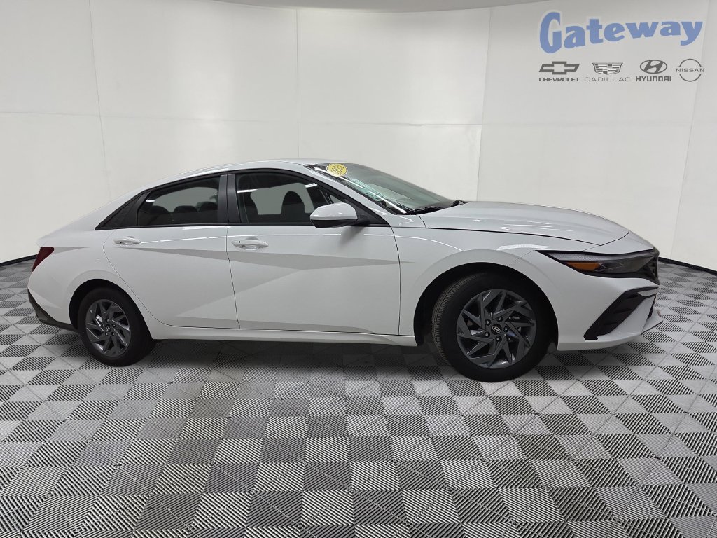 Used 2025 Hyundai Elantra Hybrid Blue Sedan