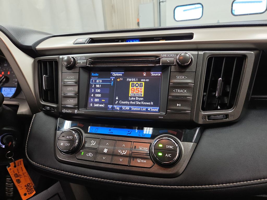 2015 Toyota RAV4 XLE - Photo 16