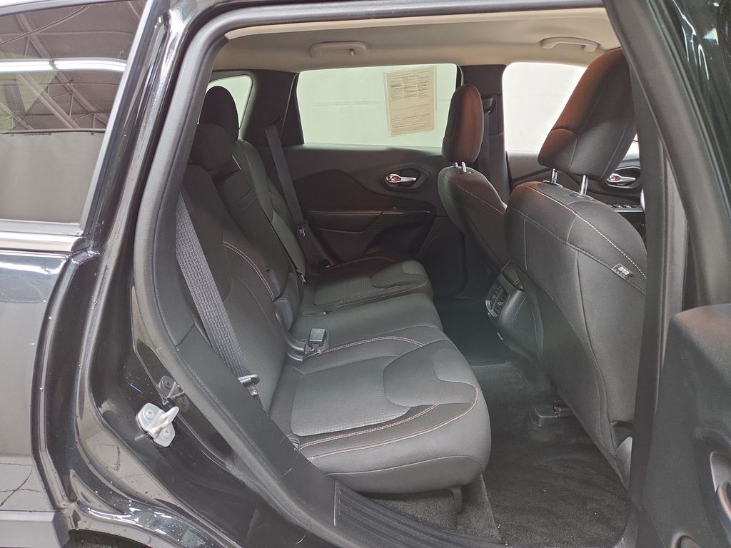 2015 Jeep Cherokee Latitude - Photo 10