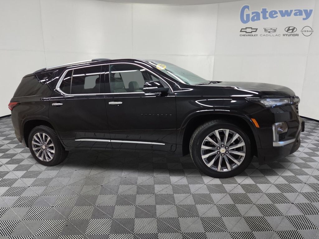 Used 2023 Chevrolet Traverse Premier SUV