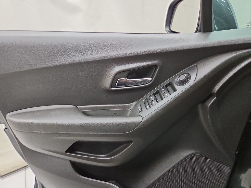 2019 Chevrolet Trax LT - Photo 19