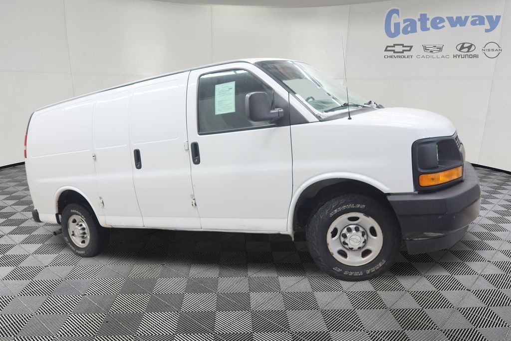 2017 Chevrolet Express 2500 Work Van HD's photo