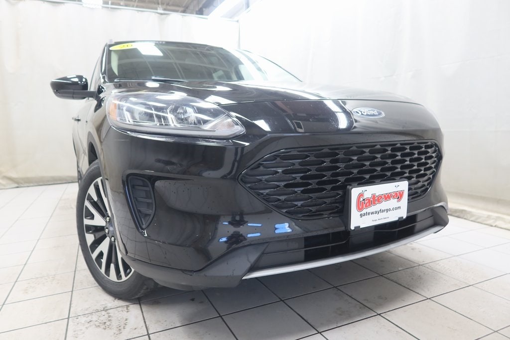 Used 2020 Ford Escape SE with VIN 1FMCU9BZ7LUC16986 for sale in Fargo, ND