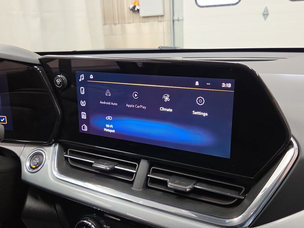 2025 Chevrolet Trax LT - Photo 14