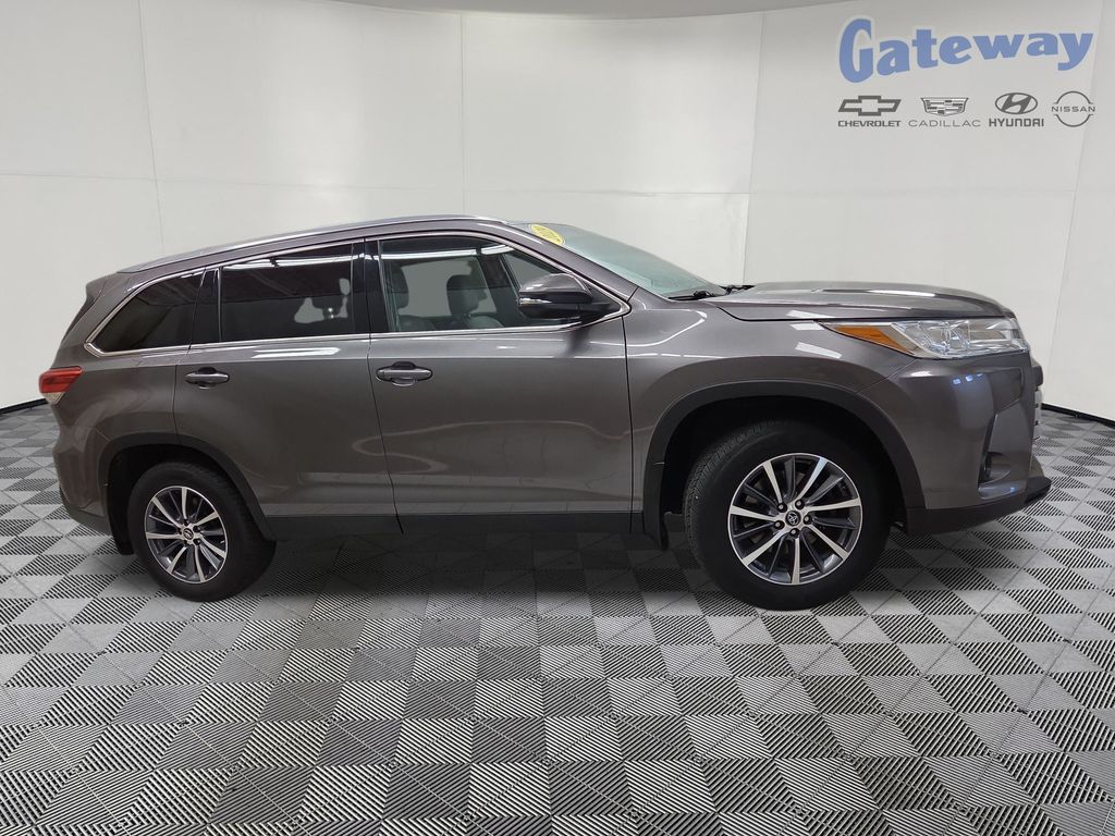 2019 Toyota Highlander XLE 4x4 V6's photo