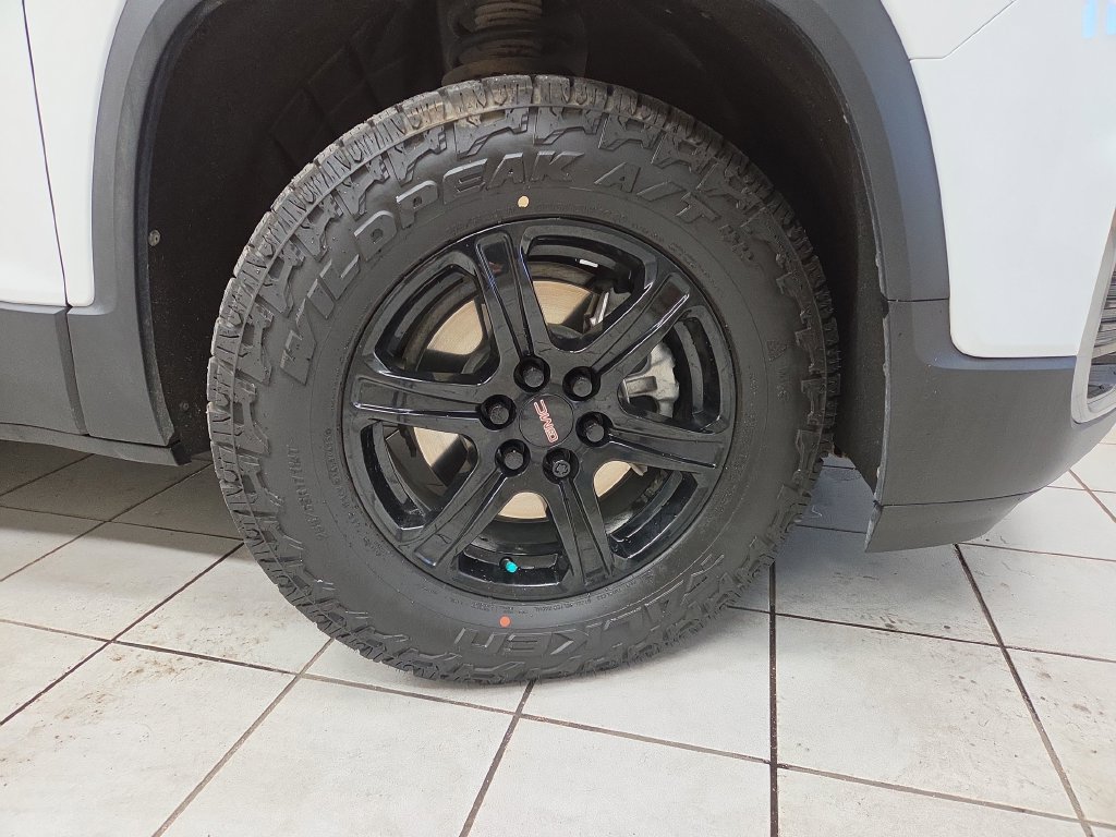 2023 GMC Acadia AT4 - Photo 8