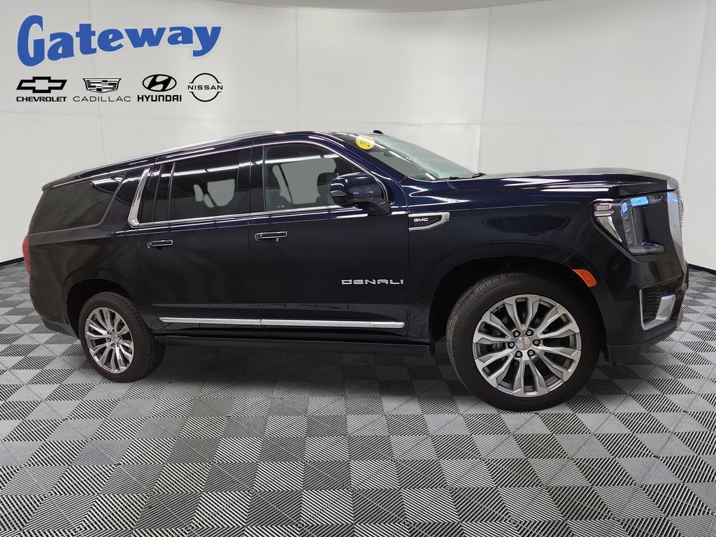 2023 GMC Yukon Denali AWD's photo