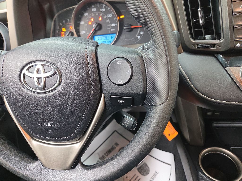2015 Toyota RAV4 XLE - Photo 18