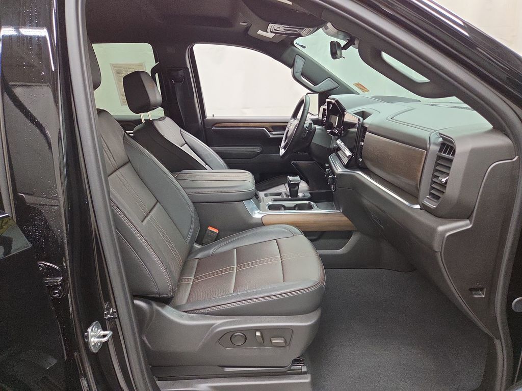 2025 Chevrolet Silverado 1500 High Country - Photo 11