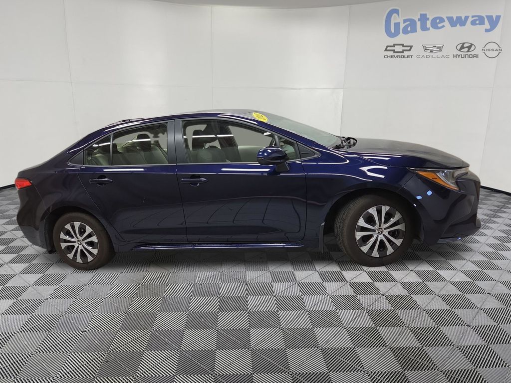 2022 Toyota Corolla LE Hybrid CVT's photo