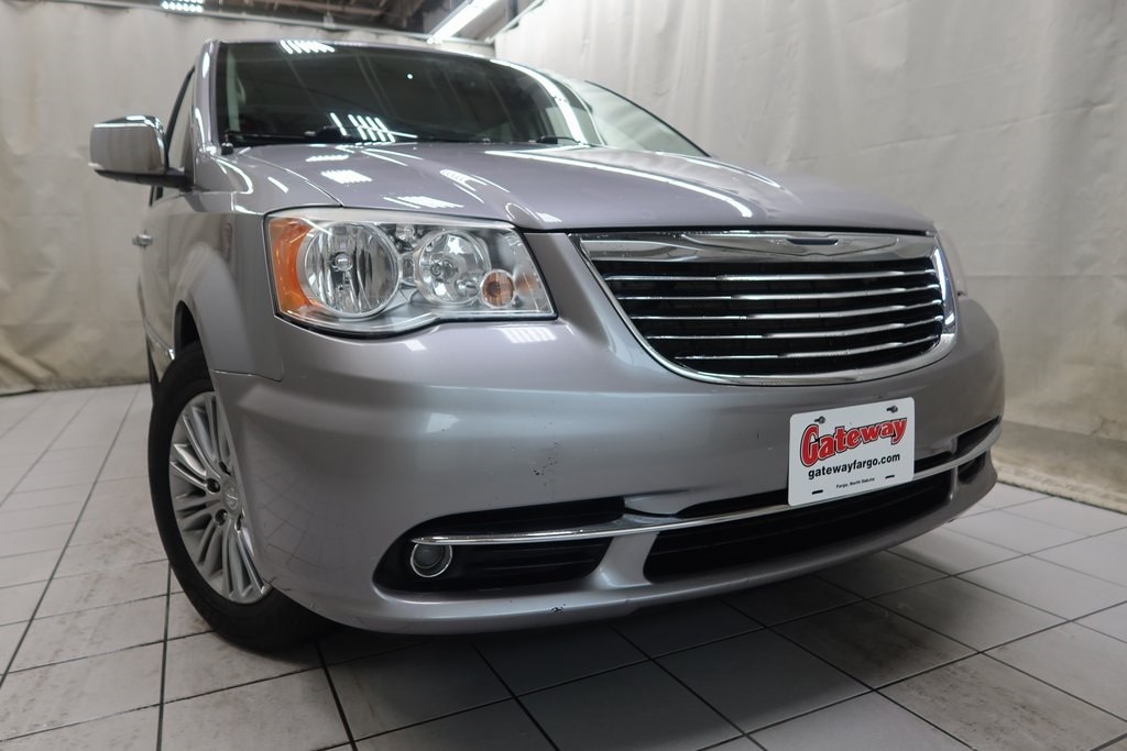 Used 2014 Chrysler Town & Country Touring-L with VIN 2C4RC1CG1ER367371 for sale in Fargo, ND