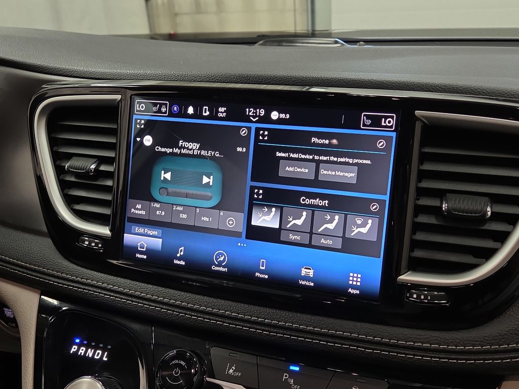 2023 Chrysler Pacifica Hybrid Touring L - Photo 13