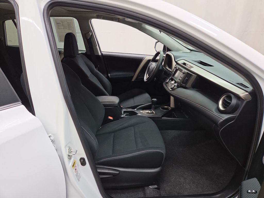 2015 Toyota RAV4 XLE - Photo 12