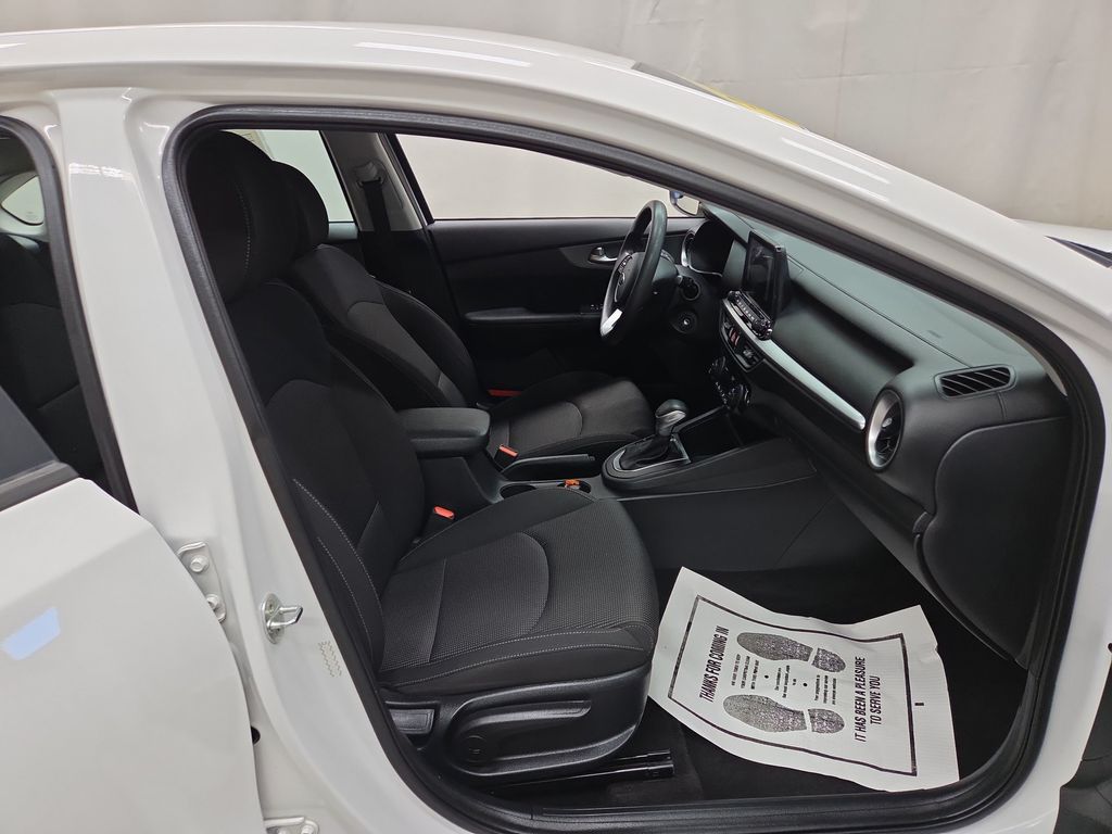 2019 Kia FORTE LXS - Photo 11