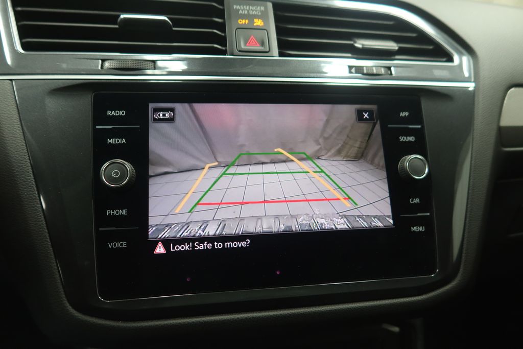 2022 Volkswagen Tiguan SE - Photo 16