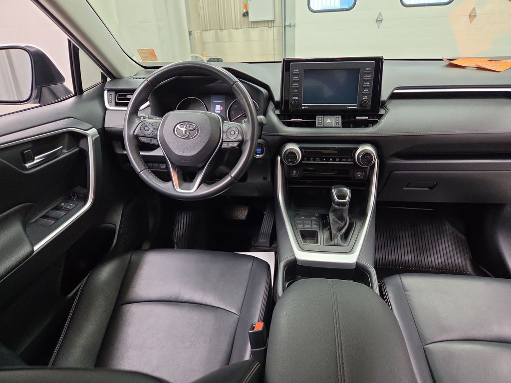 2020 Toyota RAV4 XLE Premium - Photo 13