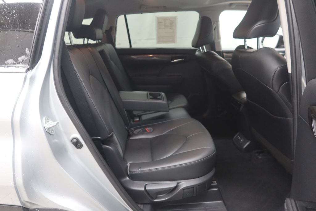 2021 Toyota Highlander Limited - Photo 12