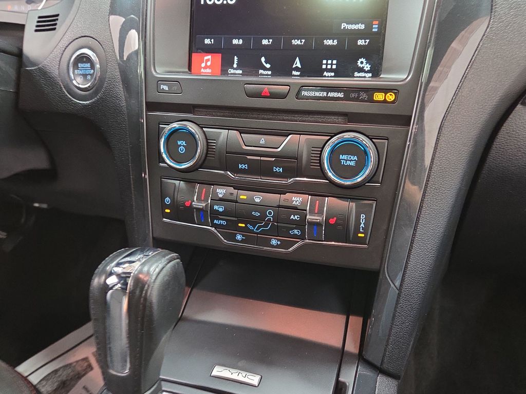 2018 Ford Explorer XLT - Photo 16