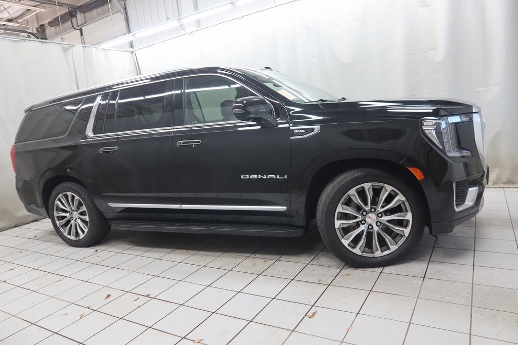 2021 GMC Yukon XL Denali's photo