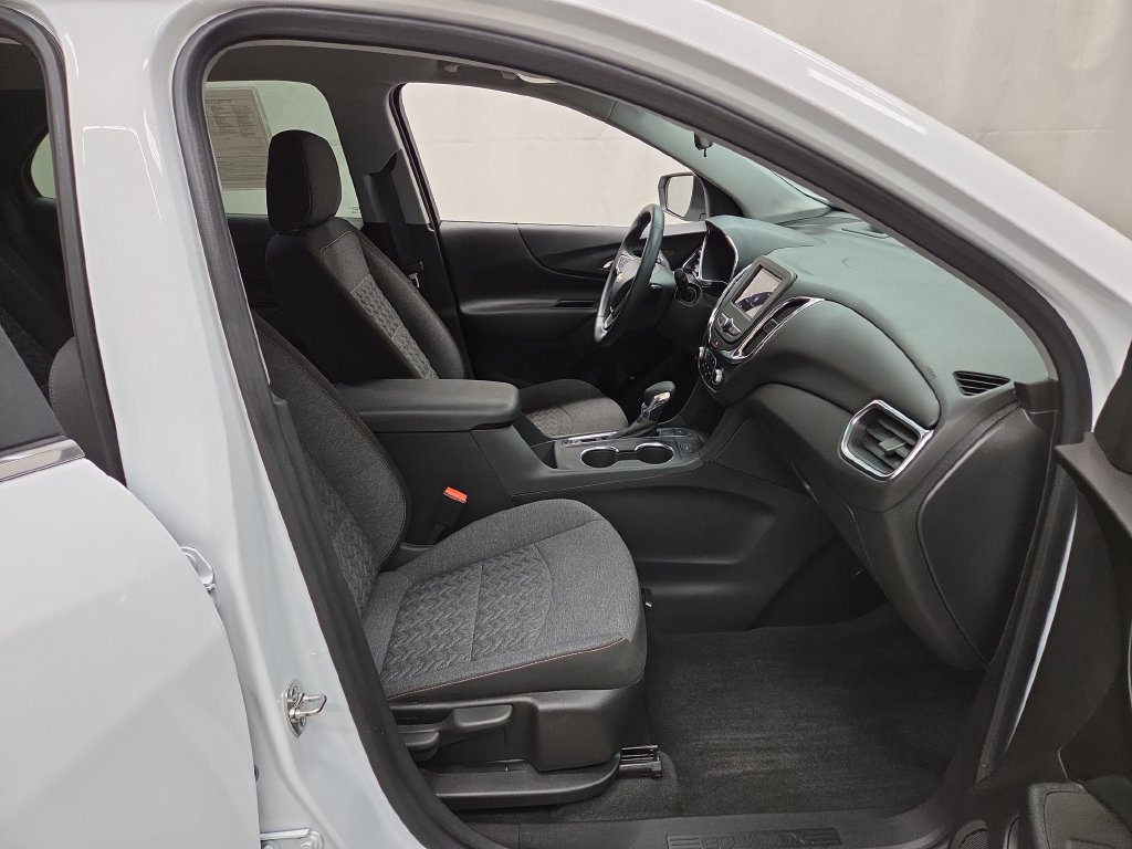 2024 Chevrolet Equinox LT - Photo 12