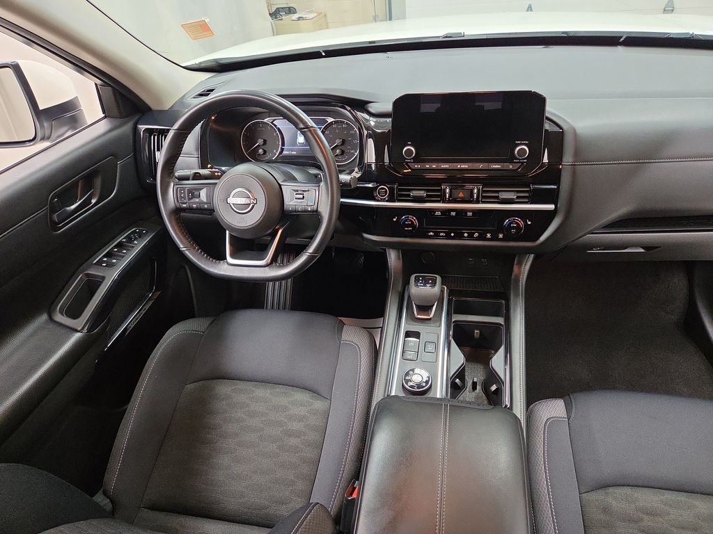 2024 Nissan Pathfinder SV - Photo 12