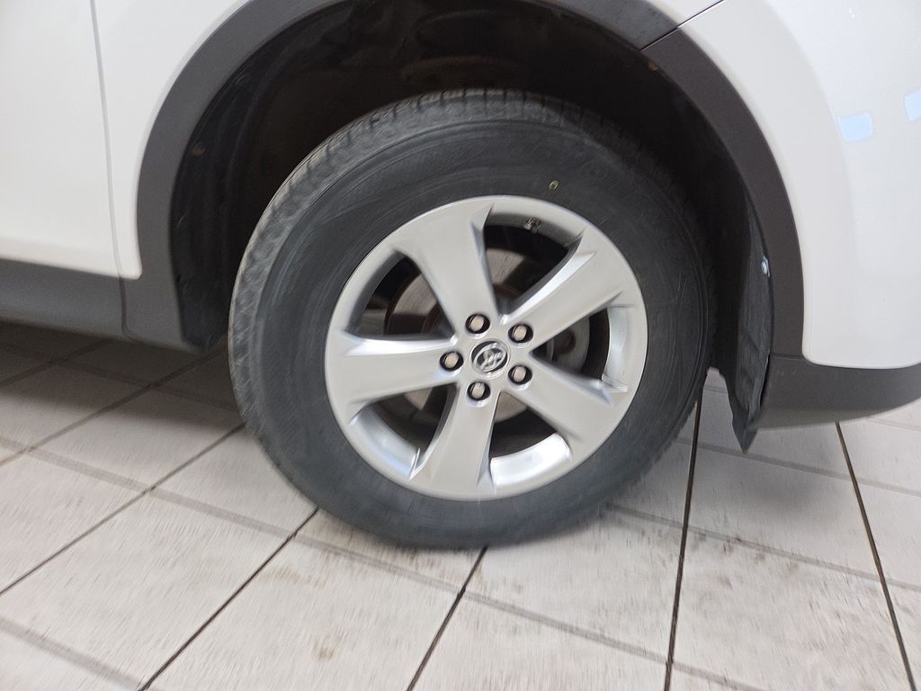 2015 Toyota RAV4 XLE - Photo 8