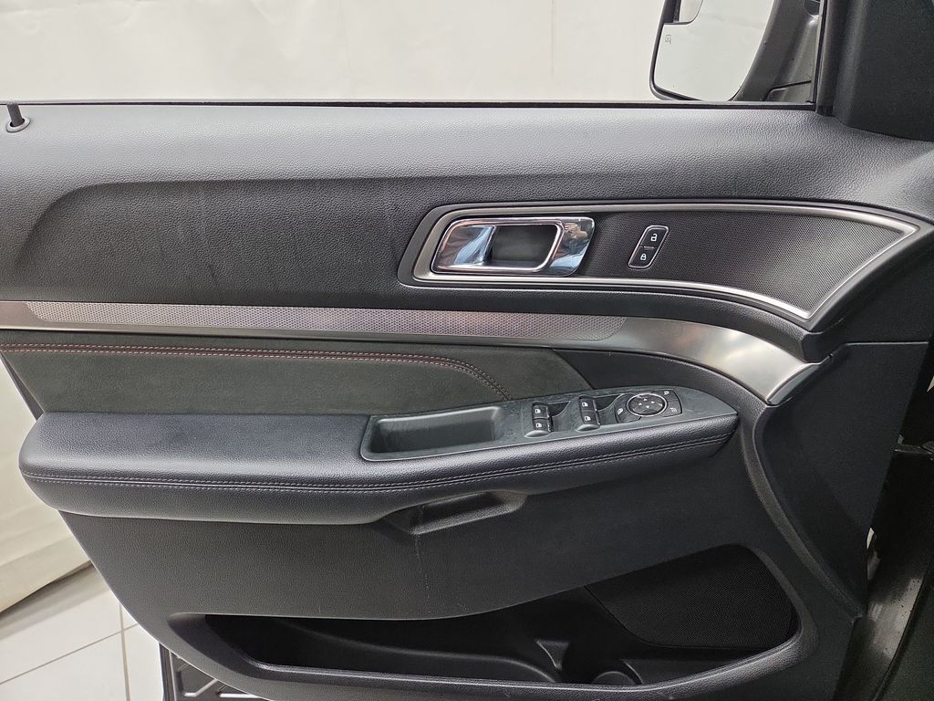 2018 Ford Explorer XLT - Photo 20