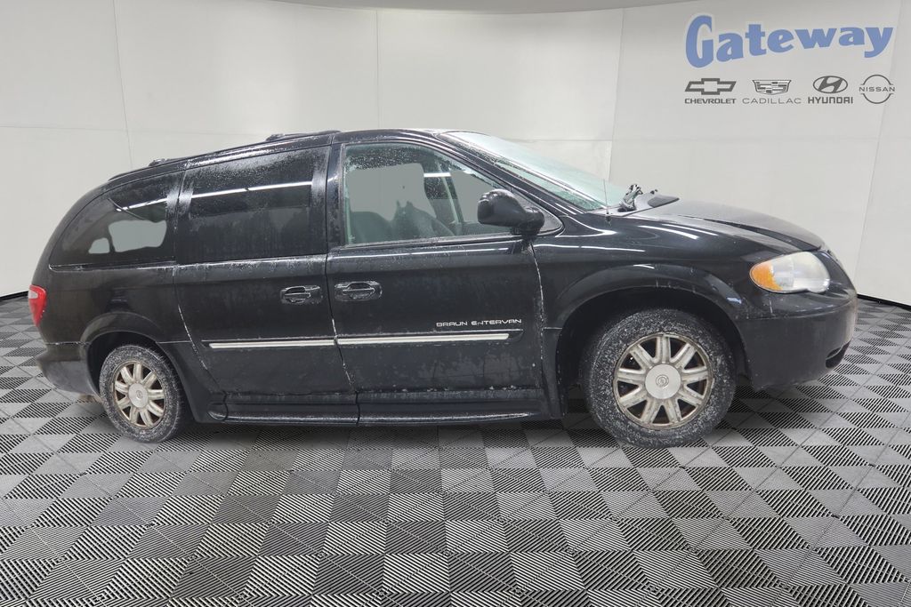 2006 Chrysler Town & Country Touring LWB's photo